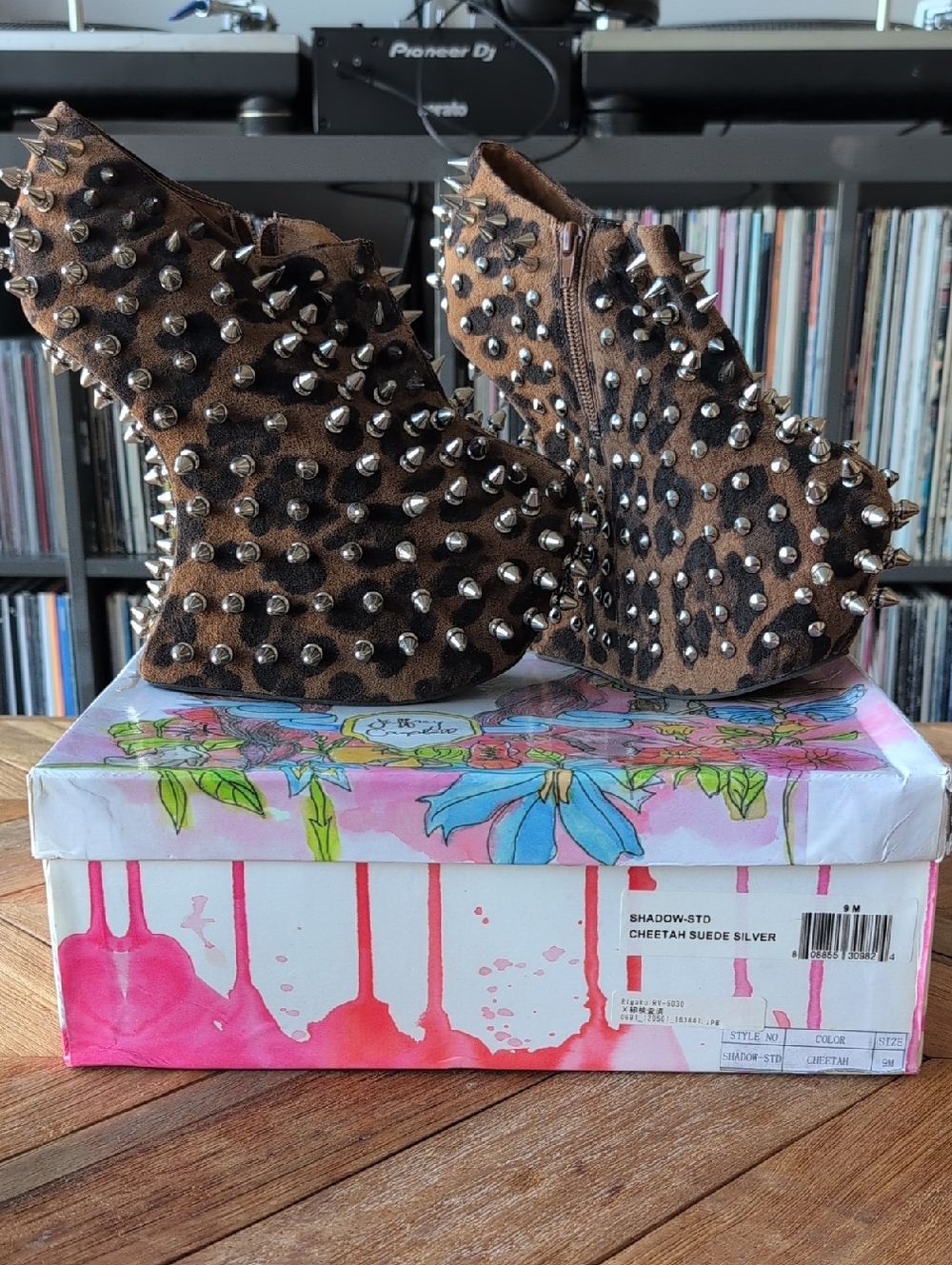 Jeffrey Campbell - SHADOW STUD CHEETAH SUEDE SILVER - Studded Wedge Booties